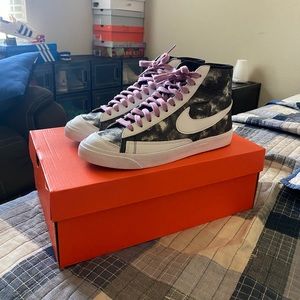 Custom Nike Blazer in black and white/ Size women’s size 9.5